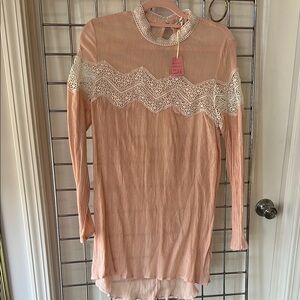 Elegant Lace Trim Blouse - Peach